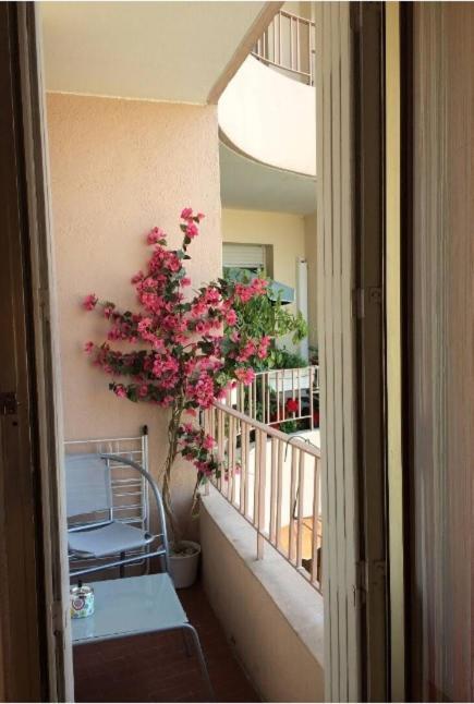 Studios A Golfe Juan Exteriér fotografie